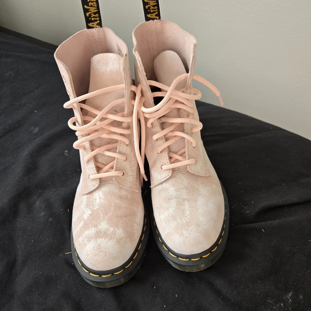 Dr. Martens Light Pink Tie Dye Combat Boots. Womens Size 8. EXCELLENT CONDITION! - Picture 8 of 14